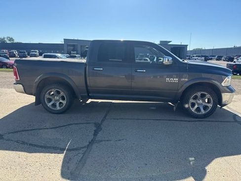 Used 2016 RAM 1500 Laramie w/ Convenience Group AWD/4WD image 11