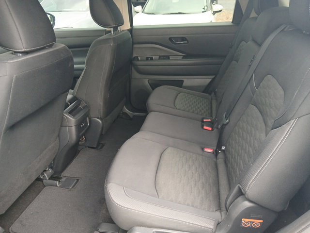 Used 2023 Nissan Pathfinder S AWD/4WD image 14