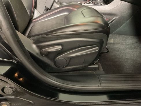 Used 2019 Jeep Cherokee Trailhawk w/ Comfort/Convenience Group image 38