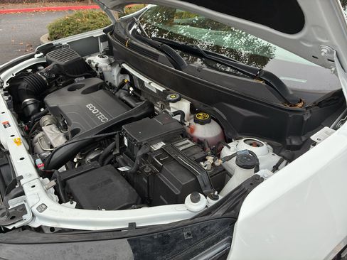 Used 2022 Chevrolet Equinox RS w/ RS Leather Package FWD image 18