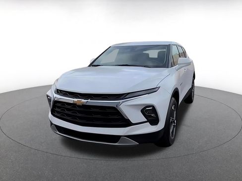 Used 2025 Chevrolet Blazer LT FWD image 7