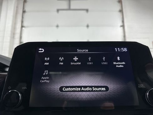 Used 2024 Nissan Pathfinder Platinum image 33