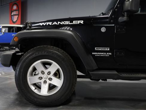 Used 2014 Jeep Wrangler Unlimited Sport w/ Quick Order Package 24S AWD/4WD image 28