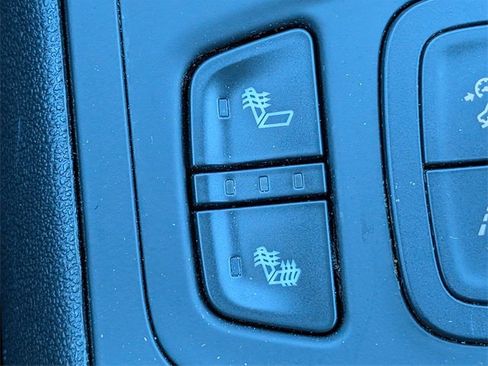 Used 2023 GMC Terrain SLT image 19