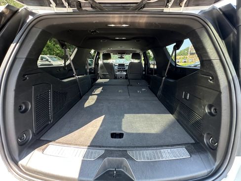 Used 2021 Chevrolet Suburban RST AWD/4WD image 40