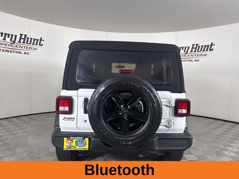 Used 2019 Jeep Wrangler Sport image 7