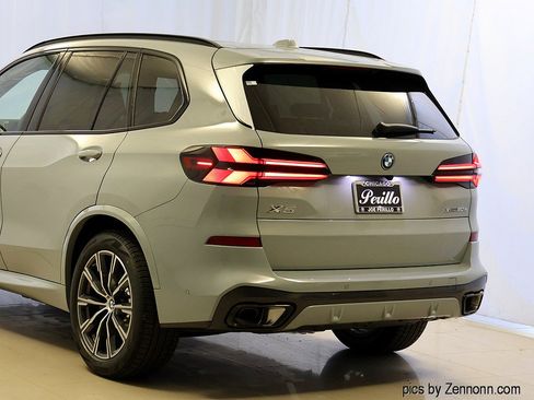 New 2026 BMW X5 xDrive50e w/ M Sport Package AWD/4WD image 8