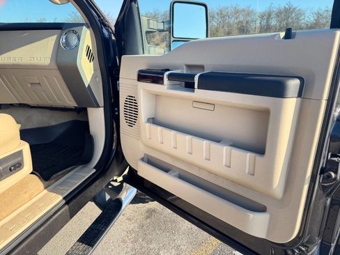 Used 2008 Ford F250 Lariat image 16