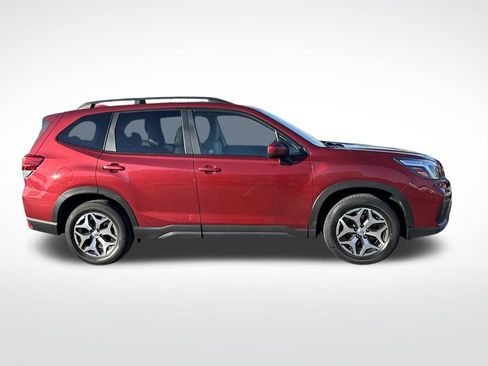 Used 2021 Subaru Forester Premium image 7
