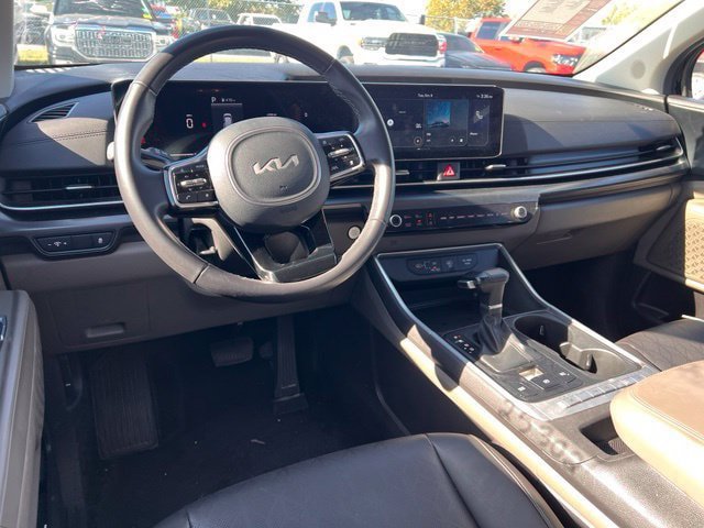 Used 2026 Kia Carnival FWD image 12