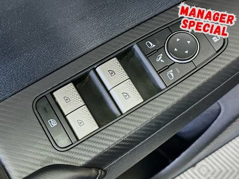 Used 2024 Mitsubishi Outlander SE FWD image 19