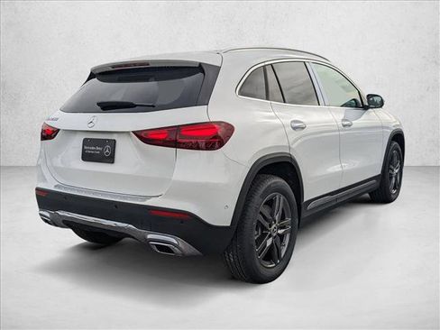 Certified 2025 Mercedes-Benz GLA 250 image 2