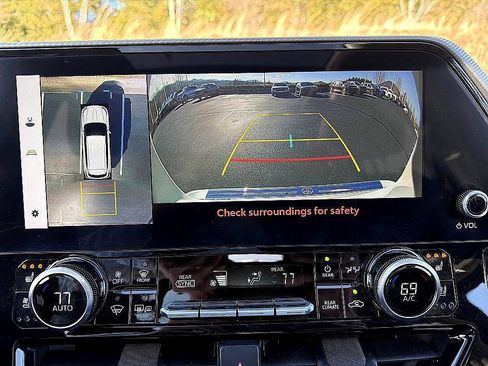 Used 2024 Toyota Highlander Platinum image 15