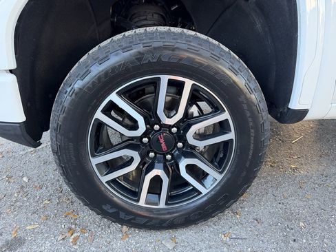 Used 2023 GMC Sierra 1500 AT4 w/ Technology Package image 9