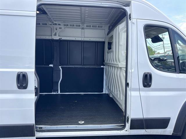 Used 2025 RAM ProMaster 2500 w/ Convenience Group FWD image 5