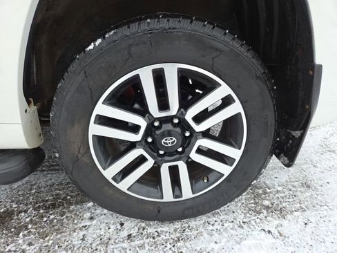 Used 2015 Toyota 4Runner Limited image 65