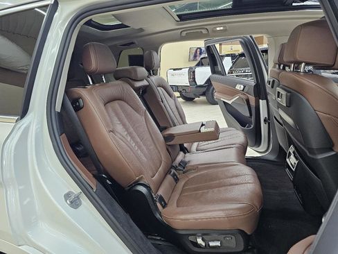 Used 2019 BMW X7 xDrive40i w/ Premium Package AWD/4WD image 24