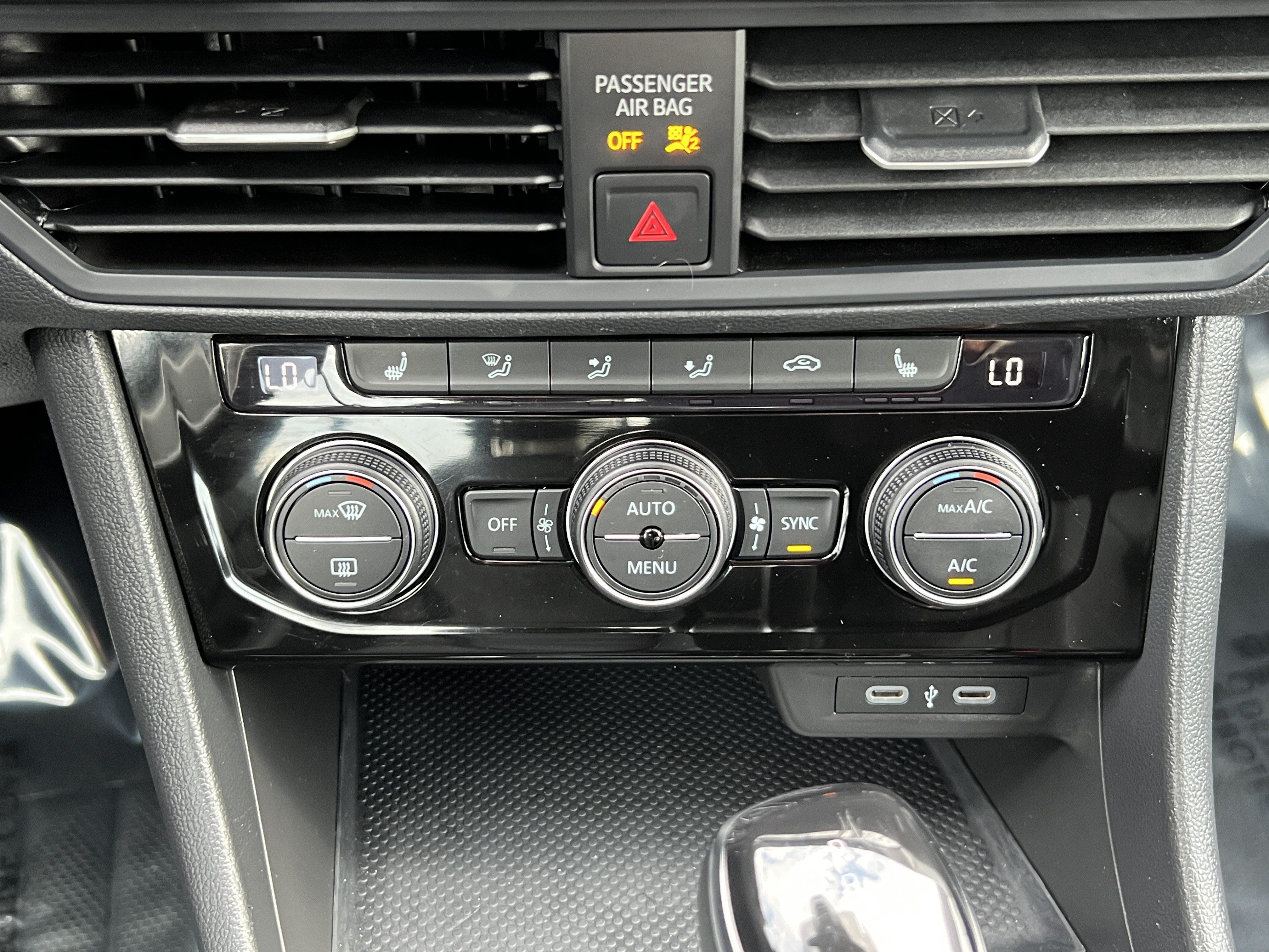 Used 2024 Volkswagen Jetta SE FWD image 27