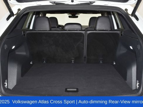 Used 2025 Volkswagen Atlas Cross Sport SE FWD image 27