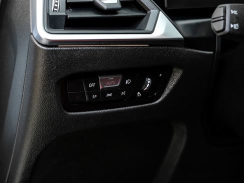 Used 2024 BMW 330i 330i w/ M Sport Package image 33