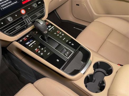 New 2026 Porsche Macan image 35