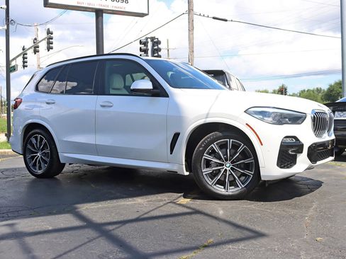 Used 2019 BMW X5 xDrive40i w/ M Sport Package AWD/4WD image 2