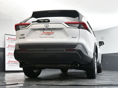 Used 2019 Toyota RAV4 XLE w/ Carpet Mat Package image 37