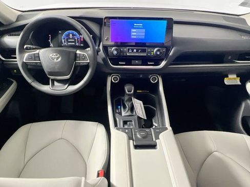 New 2026 Toyota Grand Highlander XLE FWD image 26