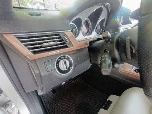 Used 2013 Mercedes-Benz E 350 Sedan image 28