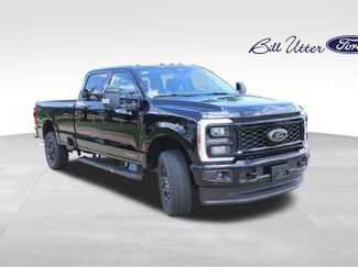 New 2026 Ford F350 Lariat w/ Black Appearance Package AWD/4WD video 2