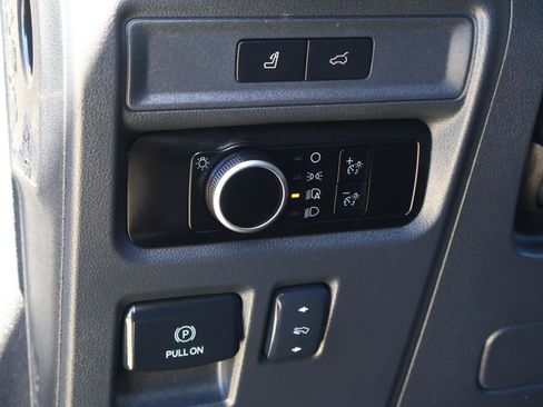 Used 2023 Ford Expedition XLT image 26