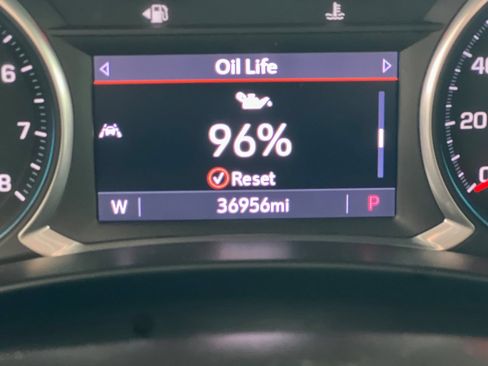 Used 2022 Chevrolet Equinox RS w/ RS Leather Package FWD image 23