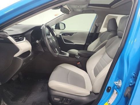 Certified 2021 Toyota RAV4 XLE Premium FWD image 21