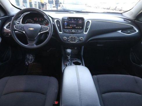 Used 2024 Chevrolet Malibu LT image 19