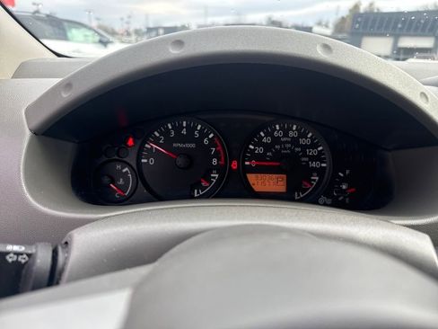 Used 2016 Nissan Frontier SV image 15