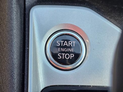 Used 2025 Nissan Altima 2.5 SV image 18