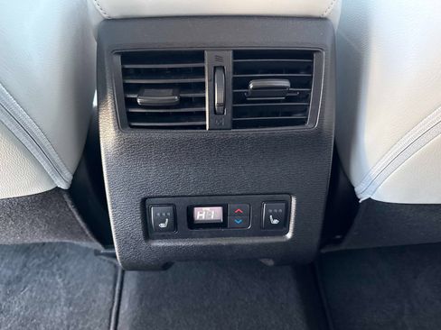 Used 2024 Mitsubishi Outlander SEL image 17