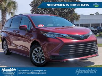 Used 2023 Toyota Sienna LE video 1