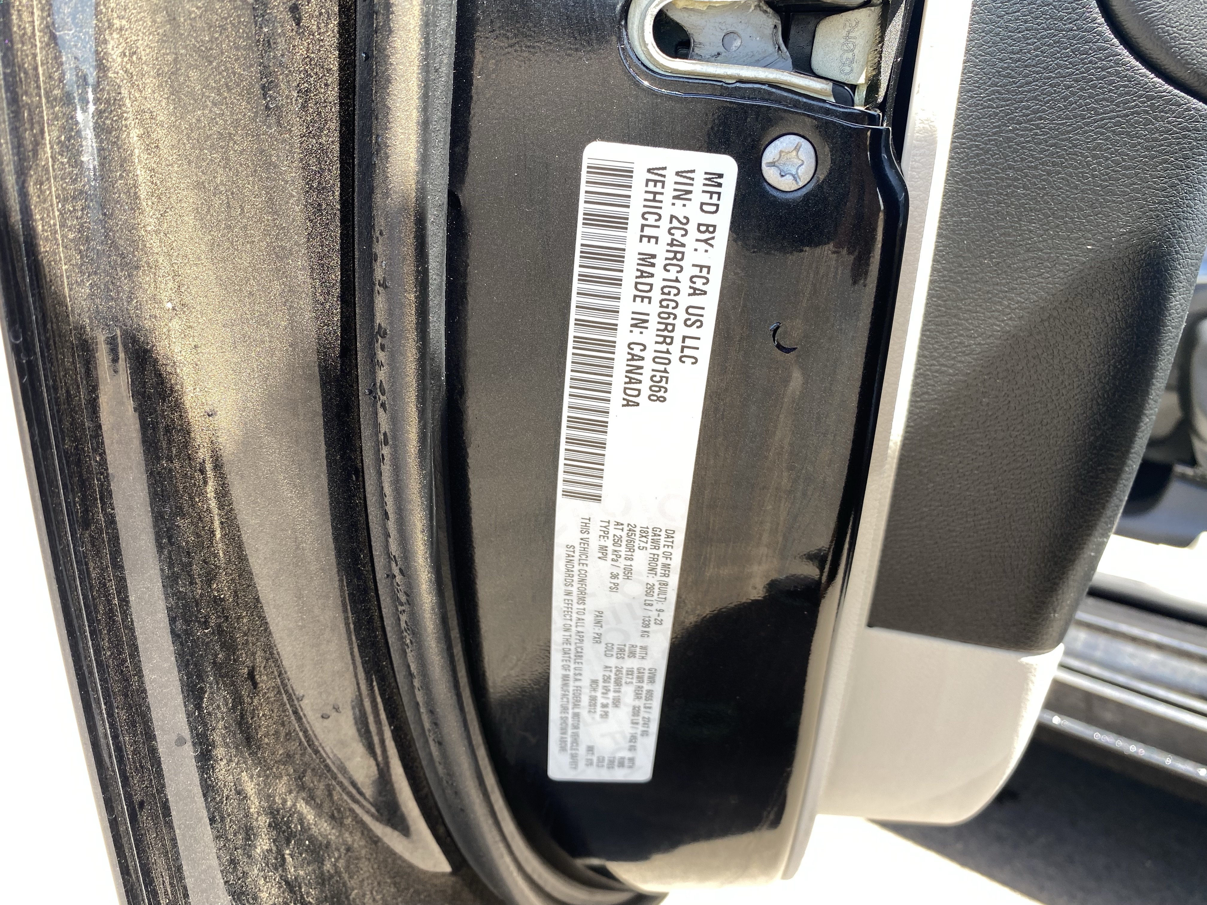 Used 2024 Chrysler Pacifica Limited FWD image 36