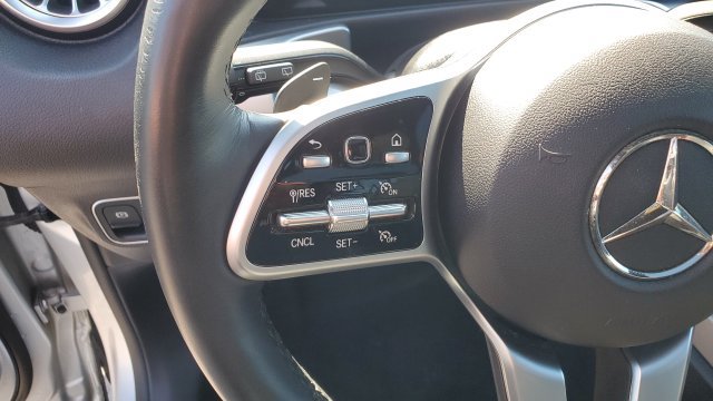 Used 2023 Mercedes-Benz GLB 250 4MATIC image 10