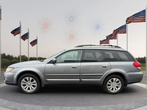 Used 2009 Subaru Outback 2.5i Limited image 4
