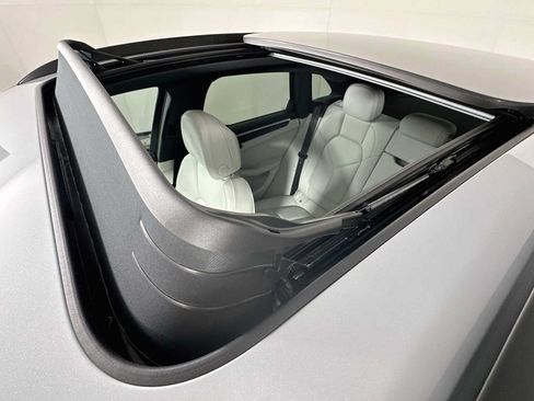 Certified 2026 Porsche Macan AWD/4WD image 23