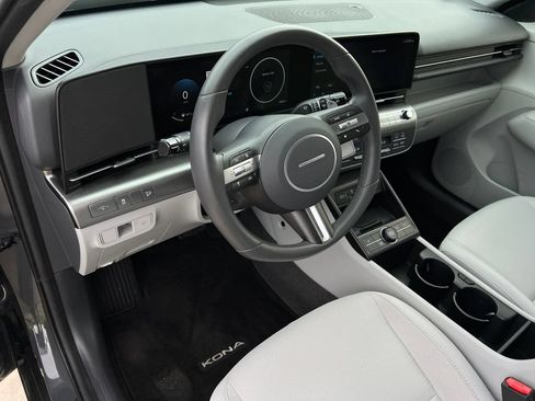 Certified 2025 Hyundai Kona SEL FWD image 18