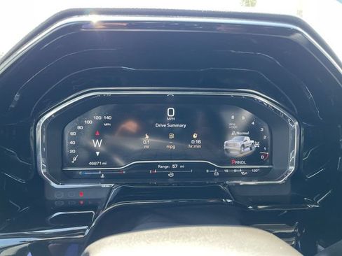 Used 2024 GMC Sierra 1500 SLT AWD/4WD image 11