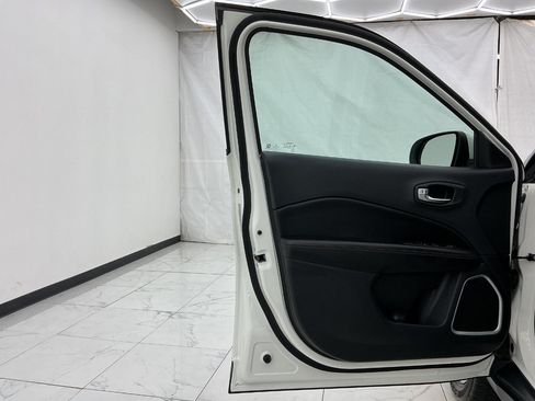 Used 2021 Jeep Compass Limited AWD/4WD image 18
