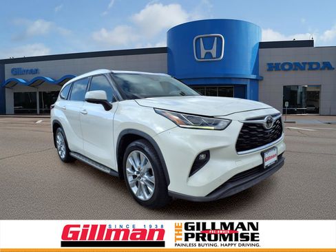 Used 2021 Toyota Highlander Limited image 1
