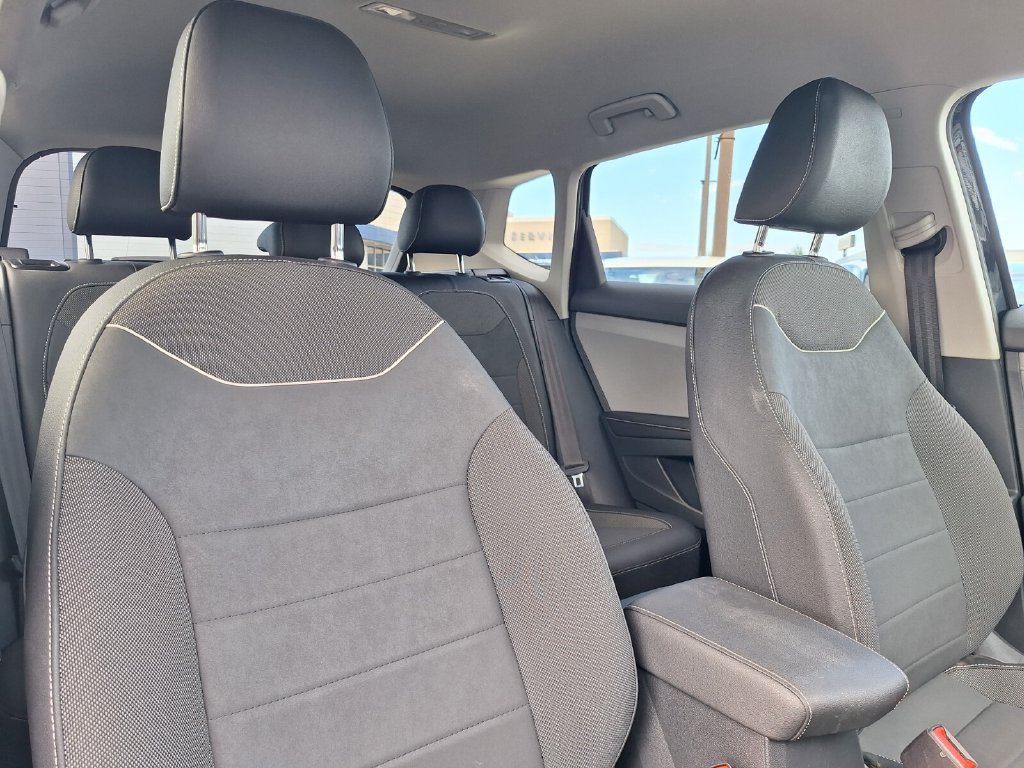 Used 2024 Volkswagen Taos SE FWD image 25