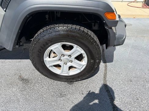 Used 2022 Jeep Wrangler Unlimited Sport AWD/4WD image 17