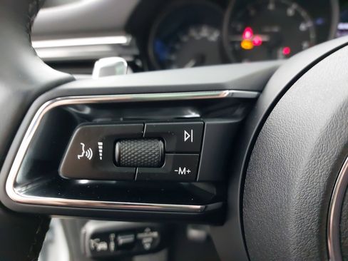 Certified 2025 Porsche Macan image 19