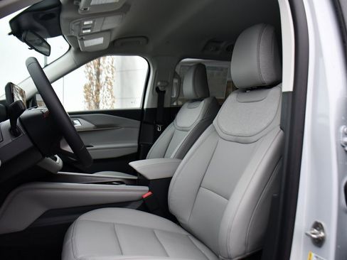 Used 2026 Ford Explorer Active w/ Active Comfort Package image 13